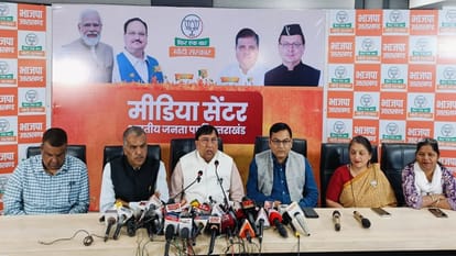 Uttarakhand: दौरे से पहले भाजपा का प्रियंका से सवाल, मोहब्बत की दुकान वालों को सनातन संस्कृति से नफरत क्यों? Lok Sabha Elections 2024 Uttarakhand BJP questions to Priyanka gandhi before she came for rally