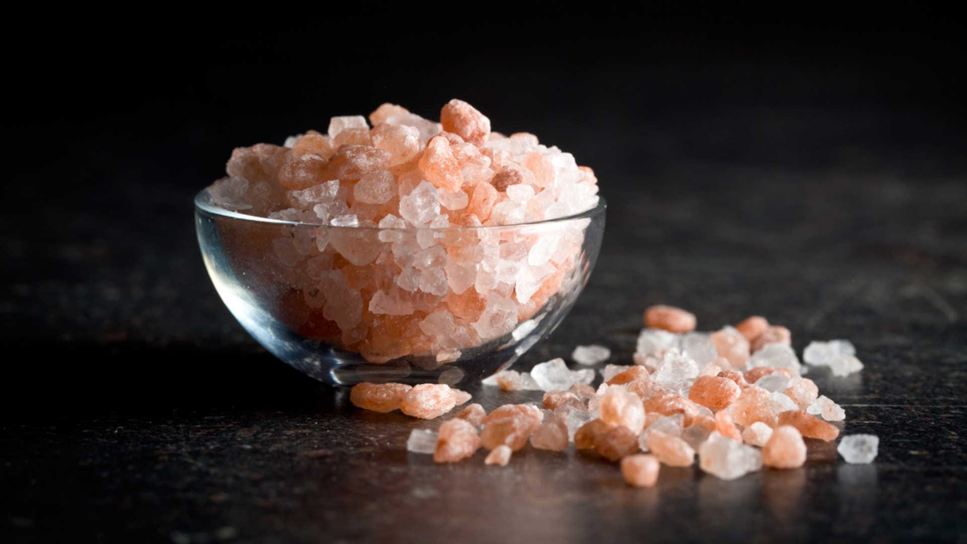 Sendha Namak vs Iodized Salt: Doctor Explains the Best Salt for Thyroid Health