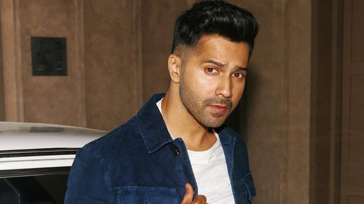 Actor Varun Dhawan told when will he book the ticket of Maidan and Bade Miyan Chote Miyan in his insta story