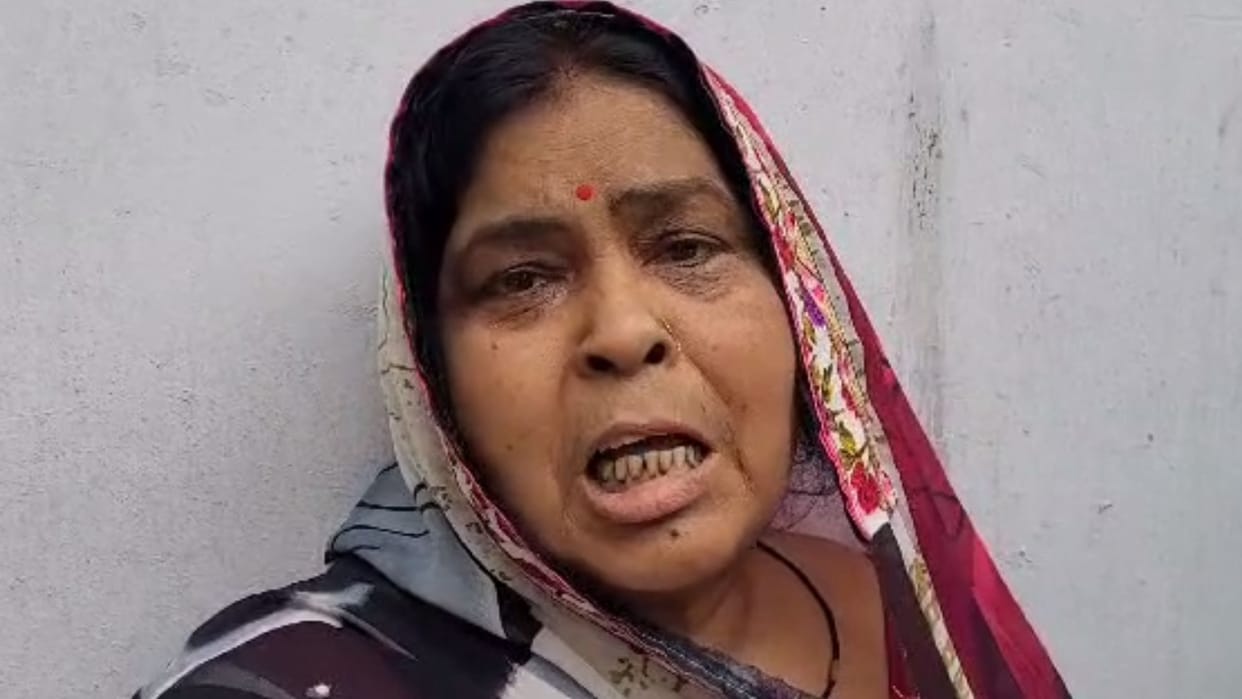 Married woman hanged herself in varanasi