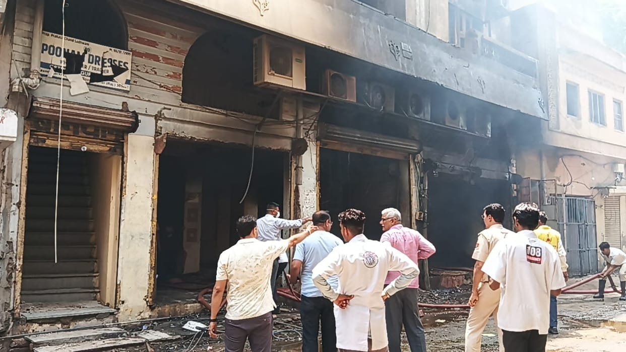 Ajmer News: Fire not extinguished even after 24 hours cylinders blasting intermittently