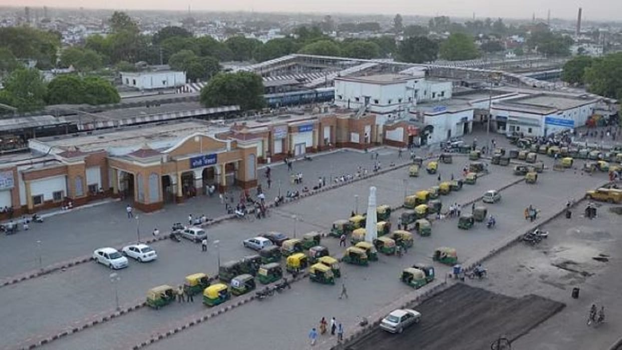 Two trains passing through Bareilly cancelled and change route of eight train