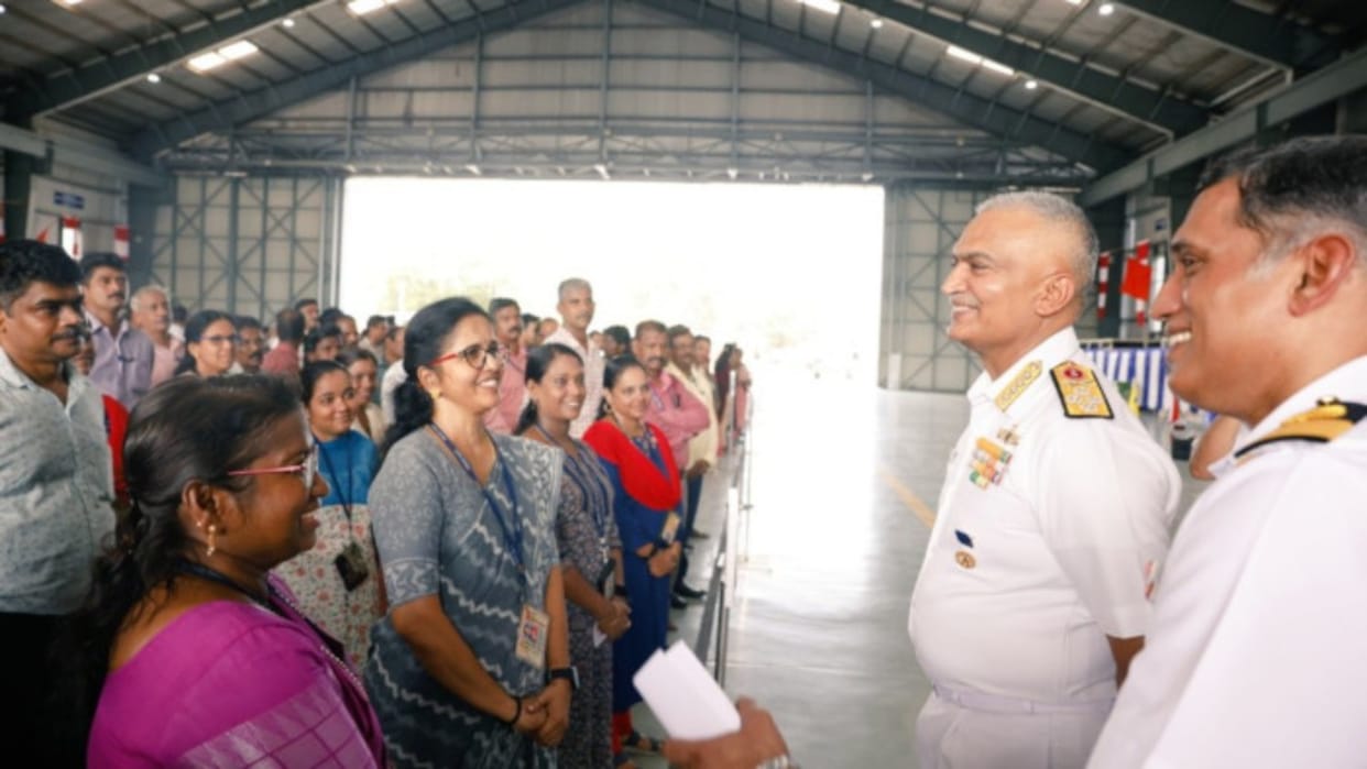 Navy chief r hari kumar farewell visit WNC interacts with elite MARCOS