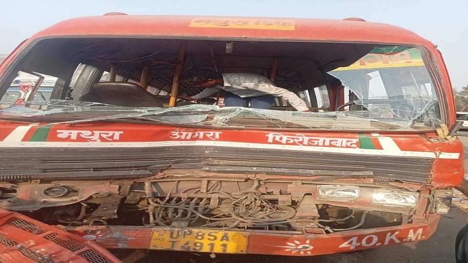 Accident: Container collides with bus on ISBT cut there was screams 15 people were injured
