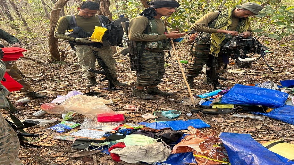 Encounter between security forces and Naxalites two Naxalites injured