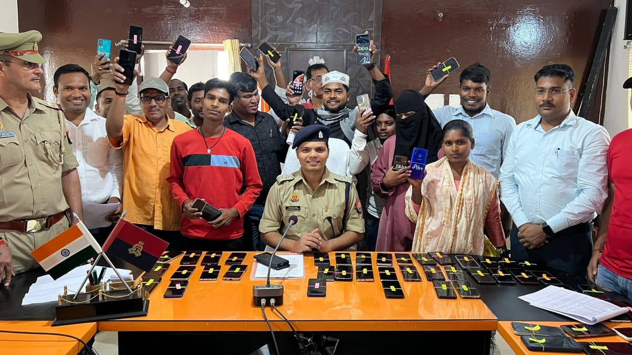 Mau Police distributed 71 stolen mobile phones among people