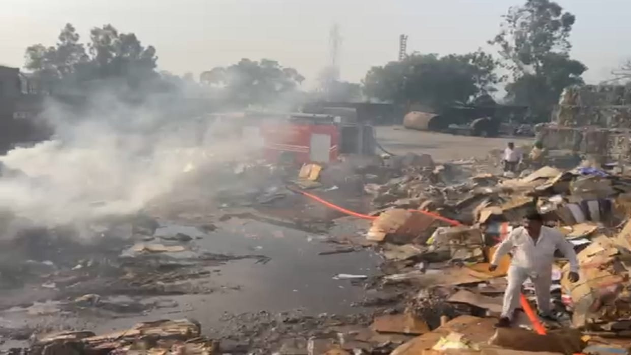 Fire broke out in paper mill in Muzaffarnagar and loss of 50 lakh