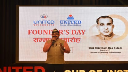 Yogendra Singh Yadav said: Those who keep pace with time get success