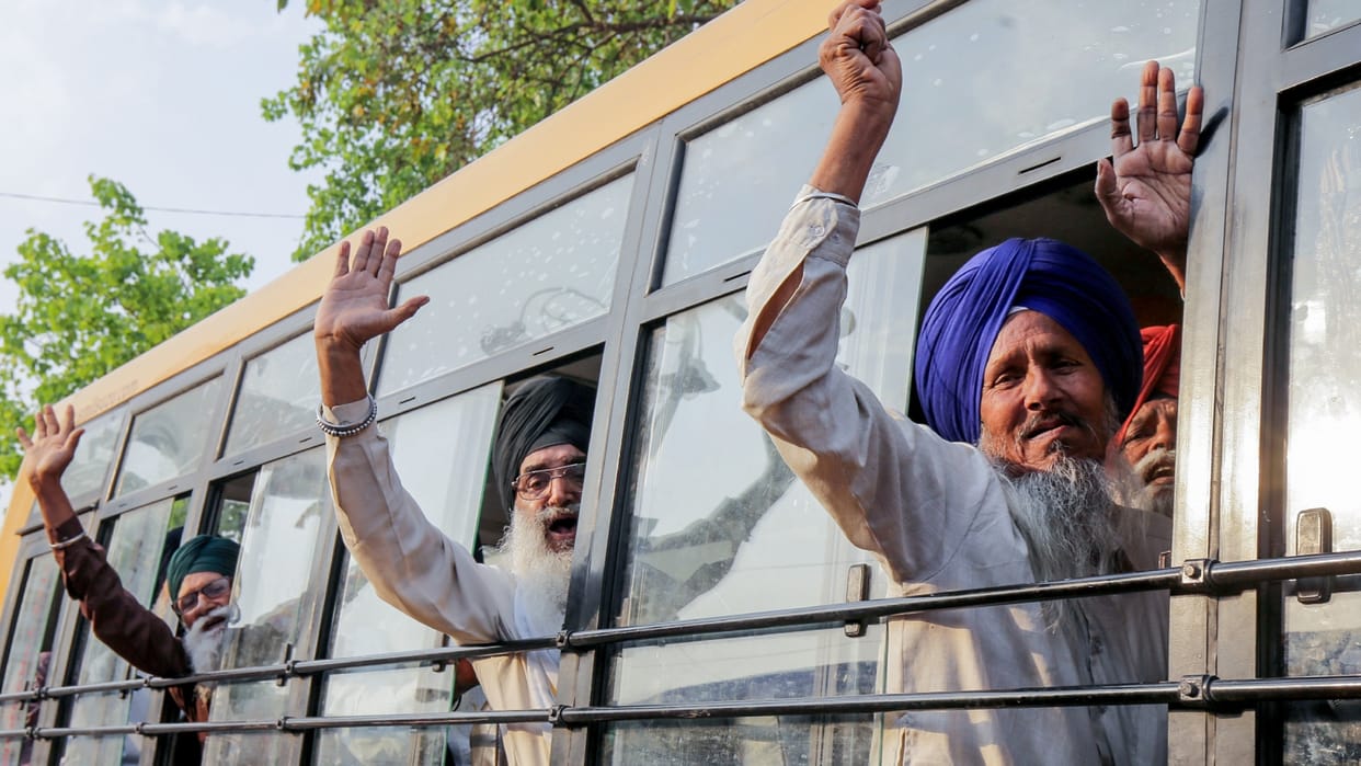 2400 Indian Sikhs reached Pakistan to participate Baisakhi festival Gurdwara Punja Sahib