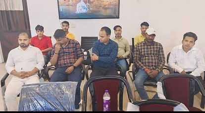UP Crime: पुलिसकर्मियों को हड़काना पड़ा भारी, वाराणसी में पत्रकार बनकर जमाते थे धौंस; 9 आरोपी गिरफ्तार Fake journalists arrested for threatening policemen in varanasi