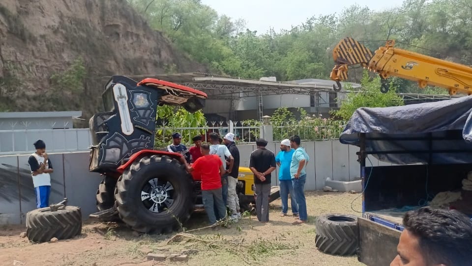 Tractor trolley overturned in Kiratpur Sahib of Punjab Two Died