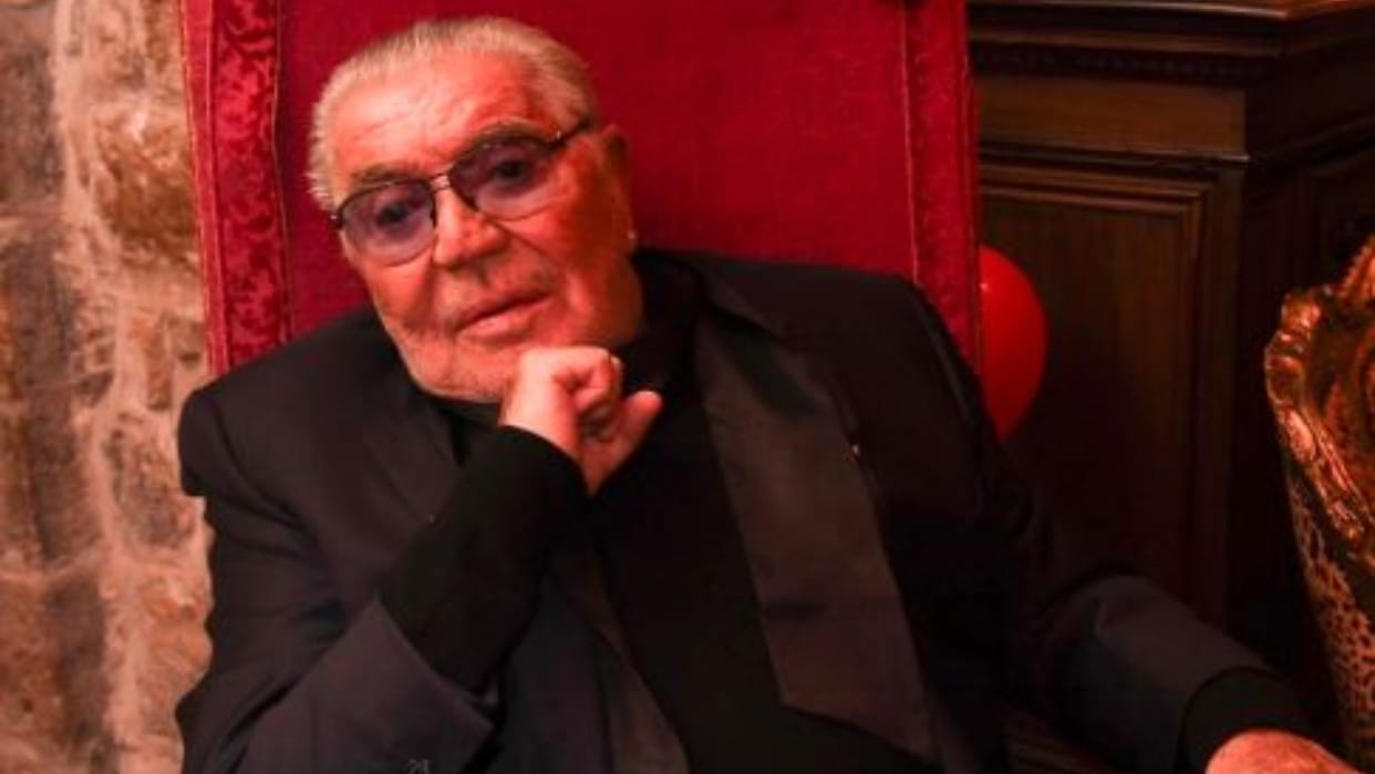 Italian fashion Designer Roberto Cavalli dies at 83 aishwarya rai sonam priyanka janhvi have worn his dresses
