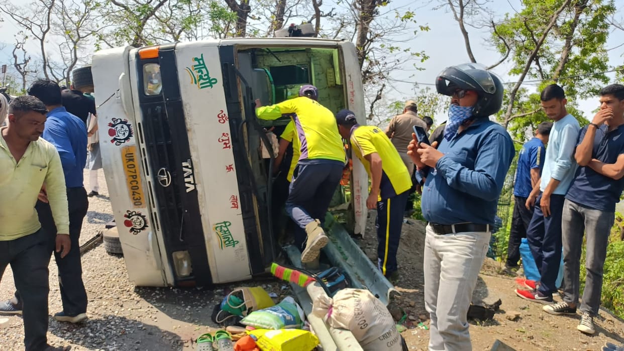 Rishikesh Gangotri Highway Bus Accident near Bhadrakali Temple Many Injured