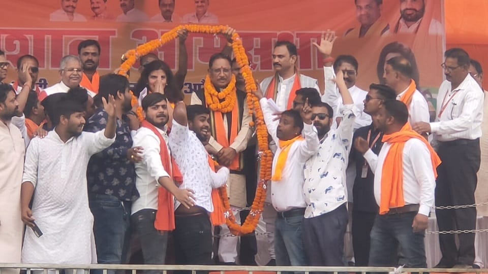 सीएम साय ने सरोज पांडेय के समर्थन में की जनसभा