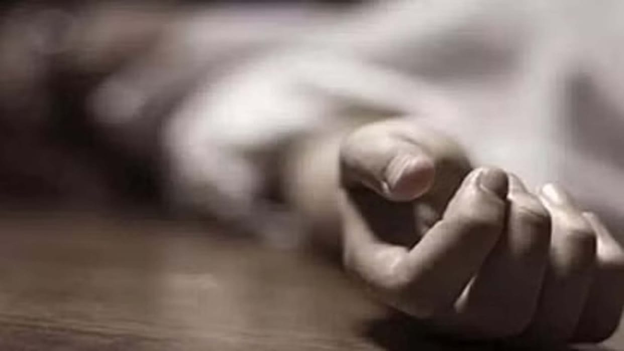 UP: Girl commits suicide by hanging herself from a tree