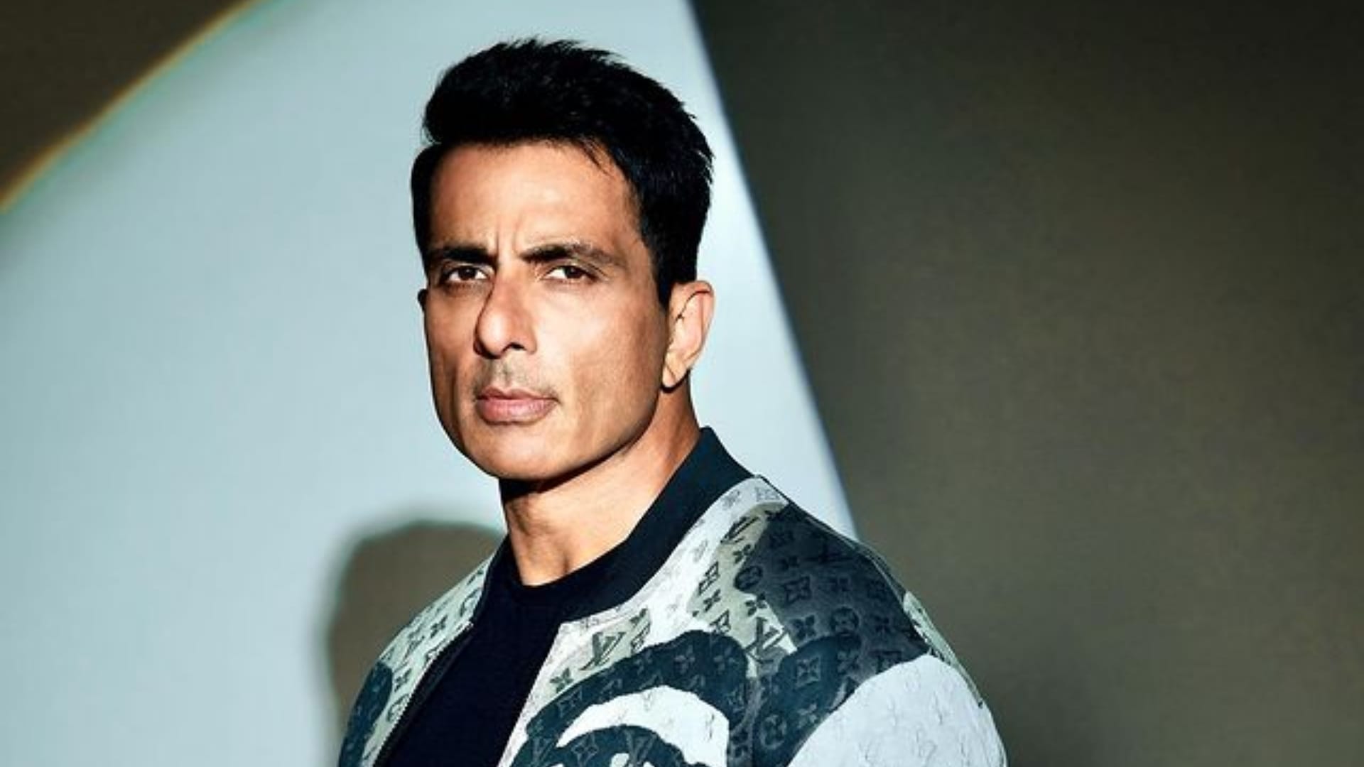 Kangana Ranaut Mocks Sonu Sood For Comparing Food Vendor with lord ram says He Will Direct His Own Ramayan