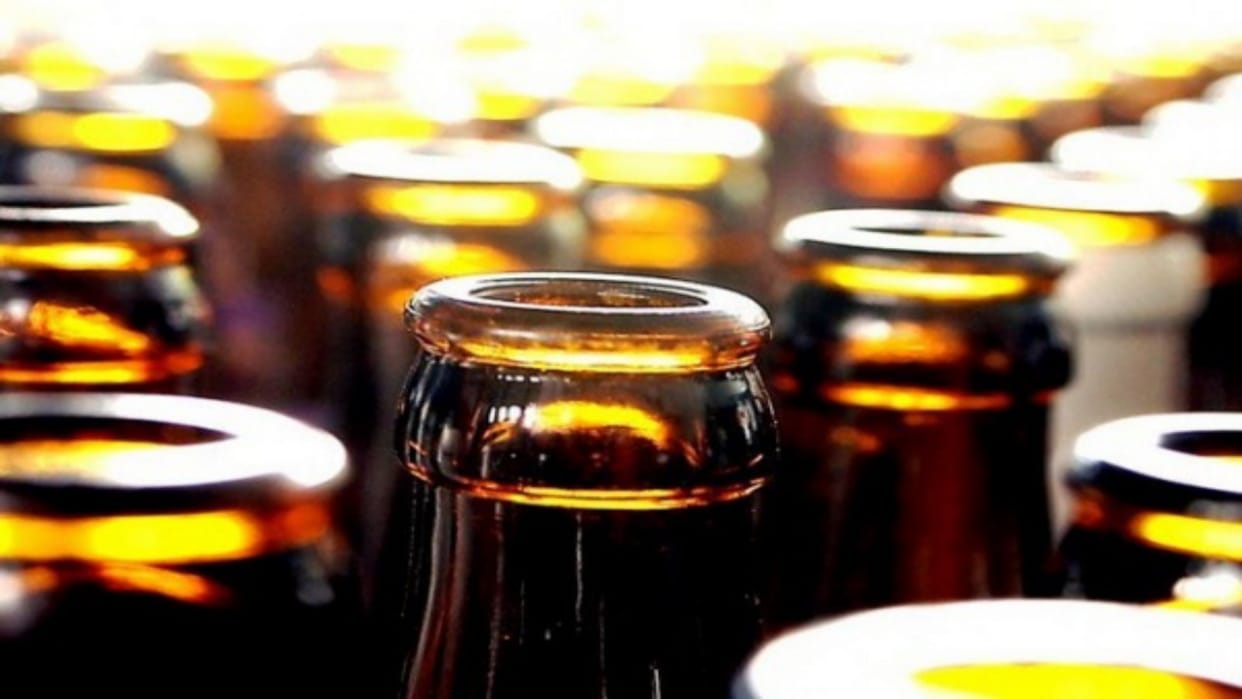 Uttarakhand News Following three Deaths incident in Khatima liquor samples were collected from shops