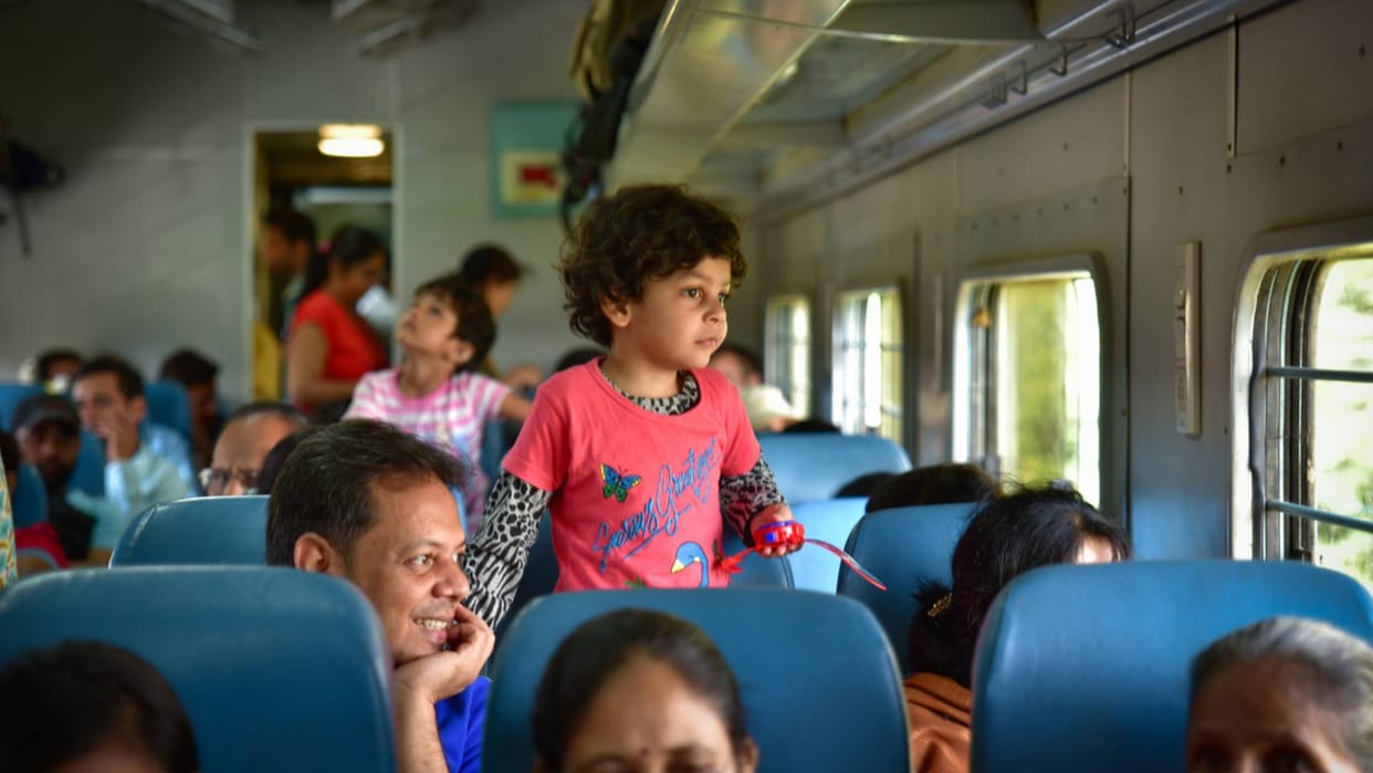 UP: 10 trains on Mumbai route cancelled, operations will be affected from today till 24, many trains will be s