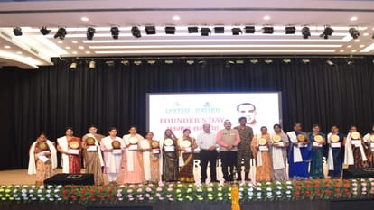 Yogendra Singh Yadav said: Those who keep pace with time get success