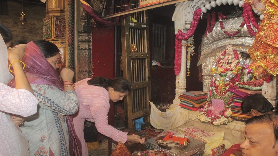 Varanasi: Mata Vishalakshi adorned with Baba Vishwanath's Chunari for the first time