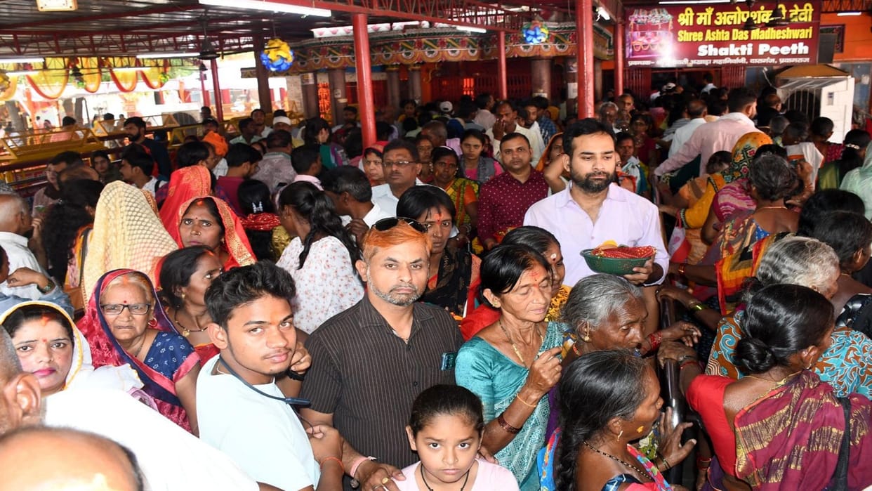 Worship of Katyayani Devi, the sixth form of Adishakti, in temples, cheers echoed throughout the day.