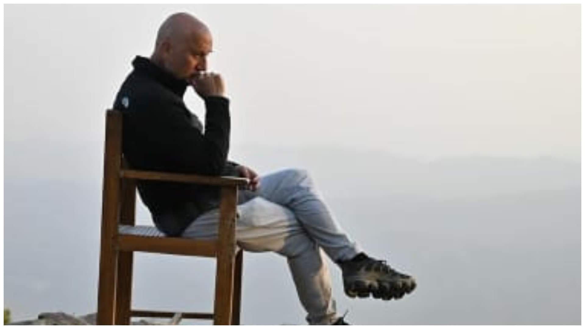 Bollywood Celebs who got Special security Cover Salman Khan Amitabh Bachchan Shahrukh Khan Kangana Ranaut