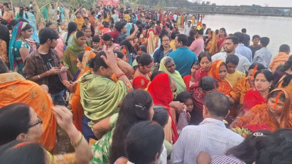 Kanpur Railways gift for Chhath Puja eight more special trains will run reservation starts from Thursday