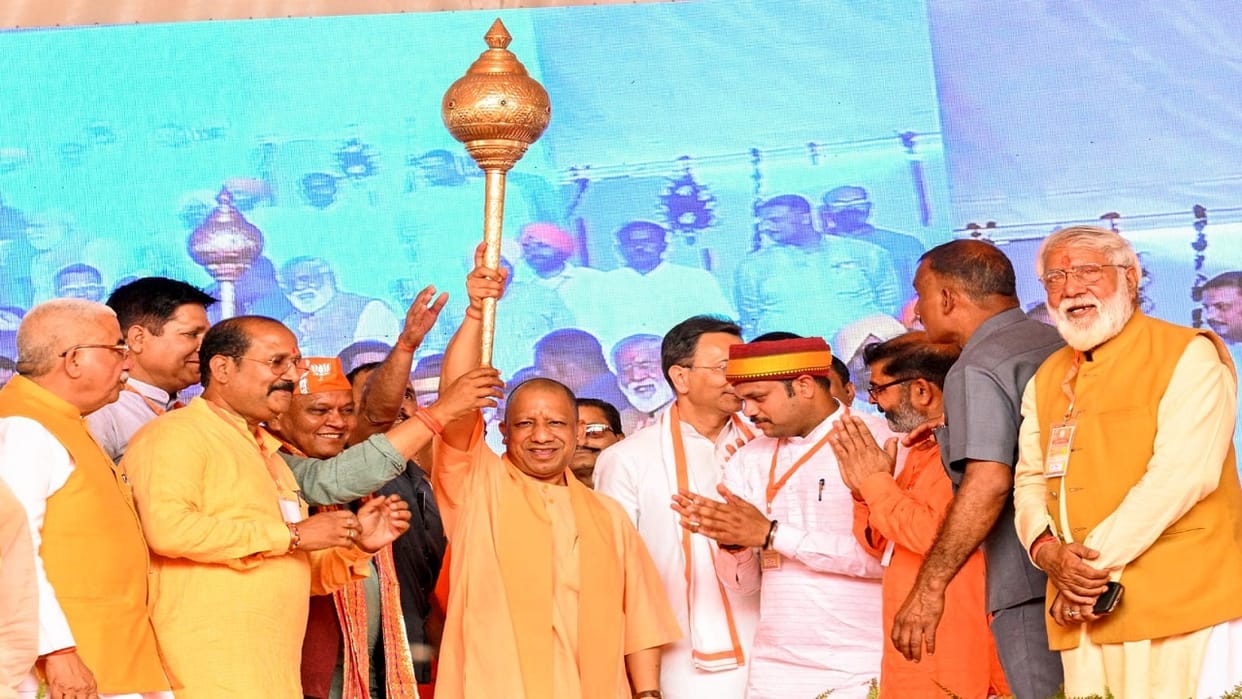 CM Yogi said the rioters who are spoiling the atmosphere by issuing fatwas are begging for their lives