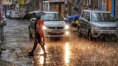 Delhi: Amidst relief and disaster, orange alert for rain till July 2.