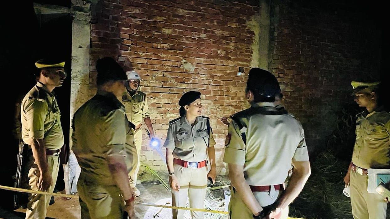 Bahraich: Sensation due to double murder, sister murdered by cutting her with a shovel, brother's body found h