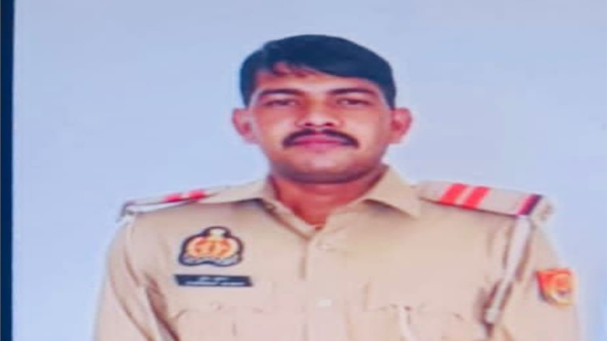 Gorakhpur Police has arrested the fake Inspector. matter came to light after the wife's friend informed her