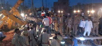 Muzaffarnagar: Linter fell while lifting 12 shops with a jack, one died, six injured