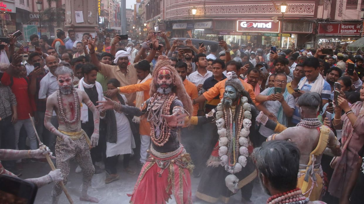 Devgans participated in procession of Nishadraj in varanasi