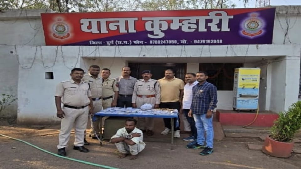 Police arrested a vicious thief recovered goods worth lakhs including jewelery and cash in Durg