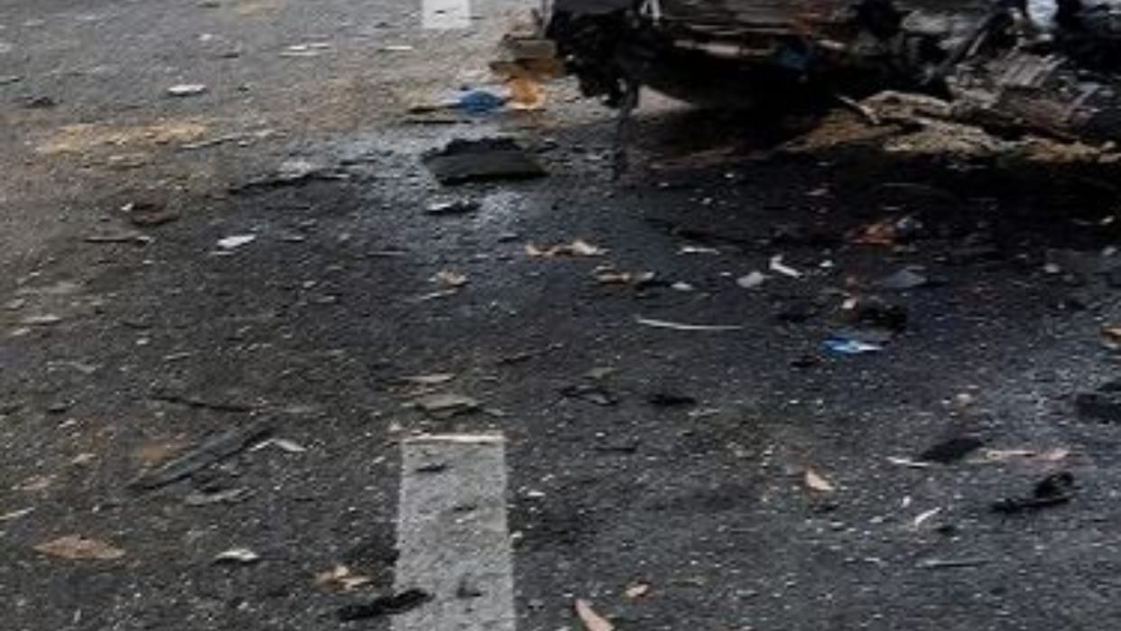 Collision between tempo and bike, four injured