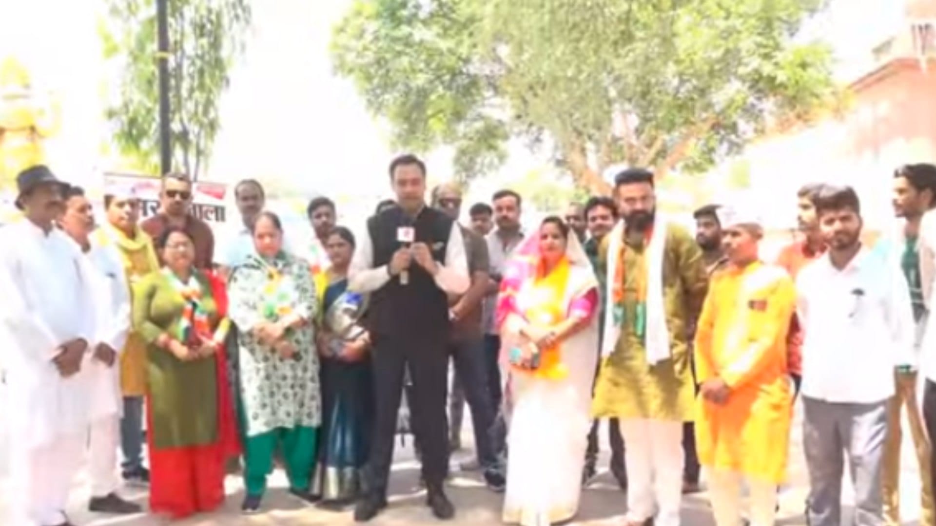 सतना में राजनेताओं से चर्चा
