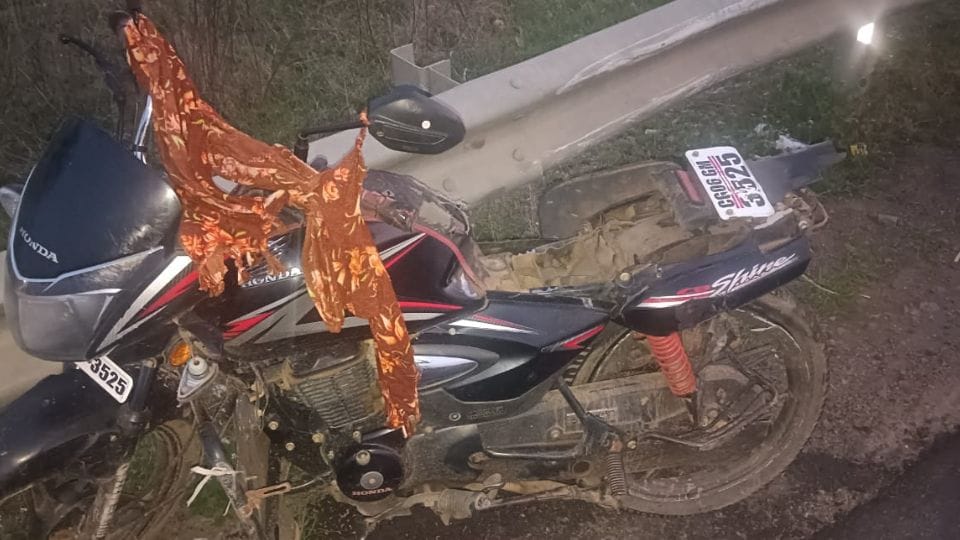 Brother in law and sister in law died in road accident in Mahasamun