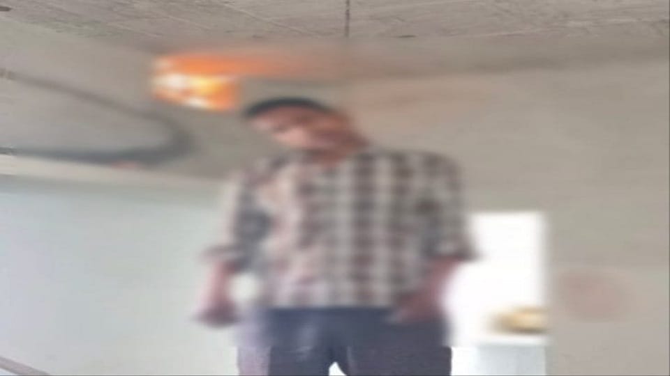 धन सिंह ने फांसी लगाकर की आत्महत्या