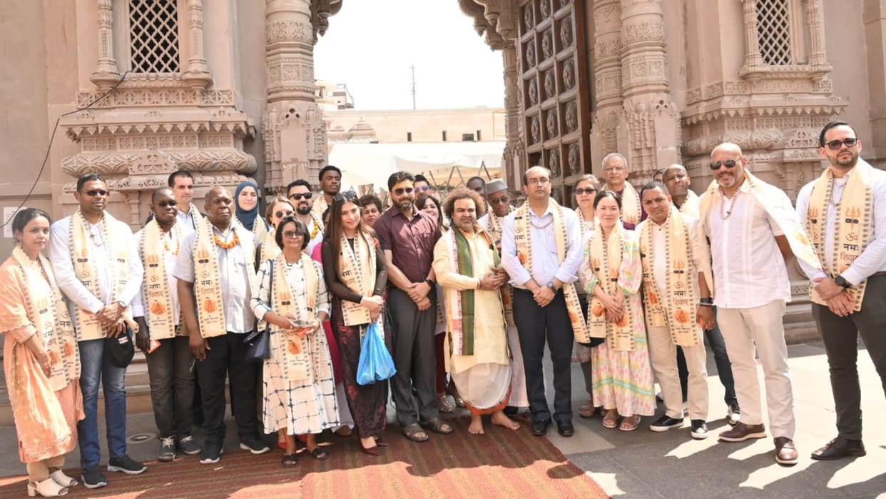 Diplomats from different countries worship in Kashi Vishwanath Dham