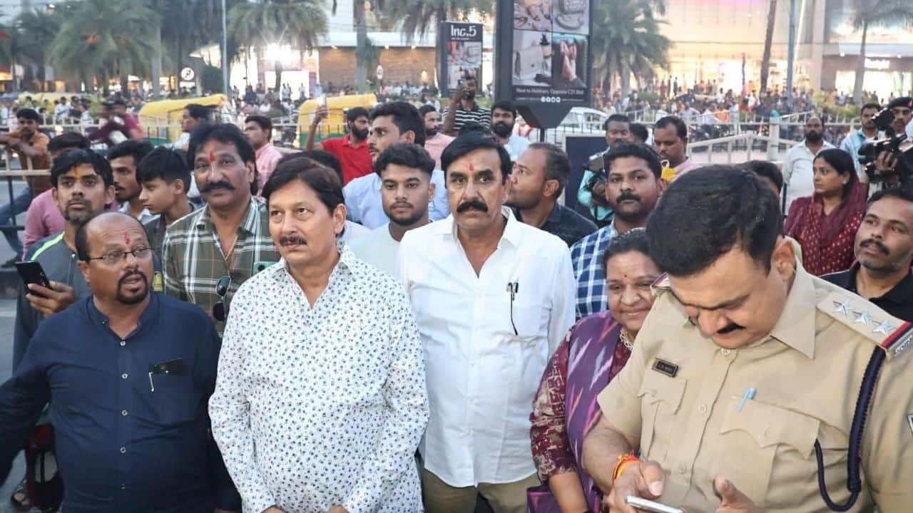 indore news aag fire accident building