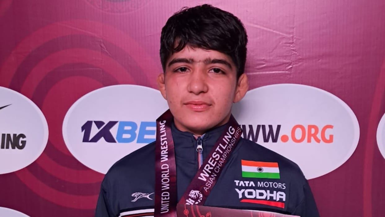 AnjuHarshita takes silver medal in Asian Wrestling Championship but Sarita mor to return empty hand
