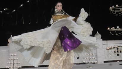 Ranveer and Kriti ramp walk in fashion show on the banks of Ganga