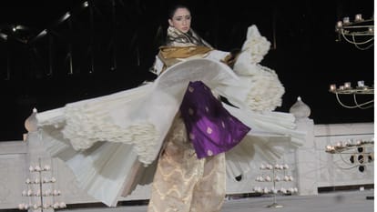 Ranveer and Kriti ramp walk in fashion show on the banks of Ganga