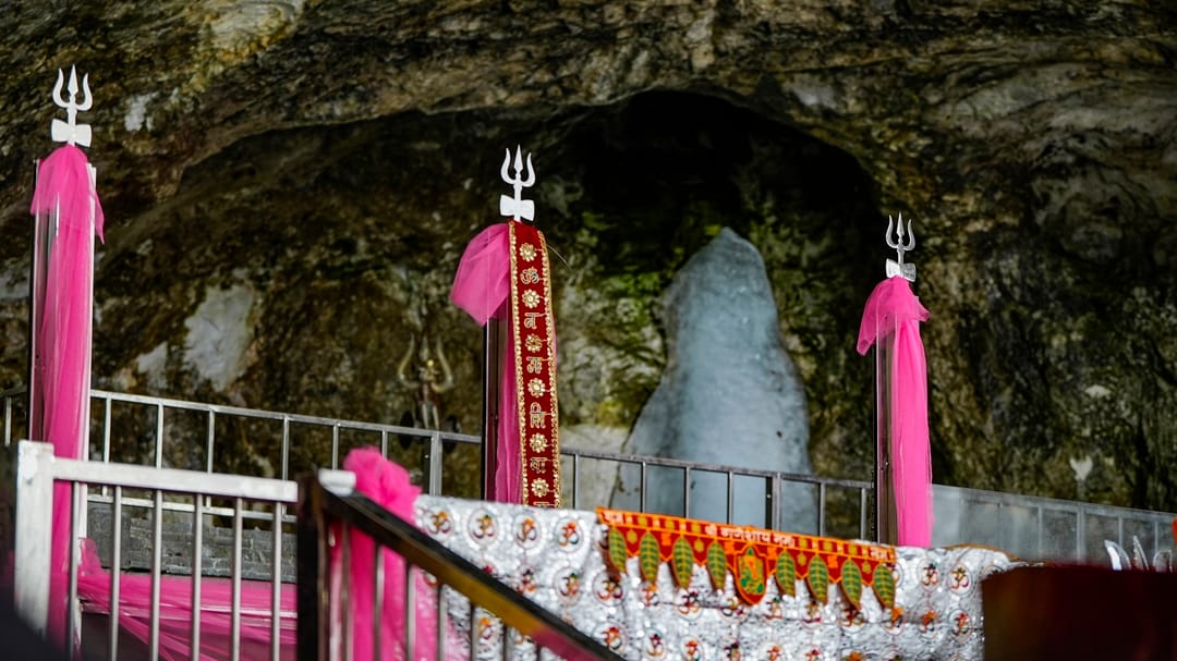 Amarnath Yatra 2024 : Lakhanpur kathua more than 80 Langar vehicles enter jammu kashmir