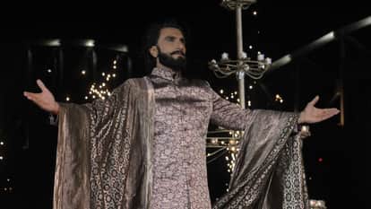 Ranveer and Kriti ramp walk in fashion show on the banks of Ganga