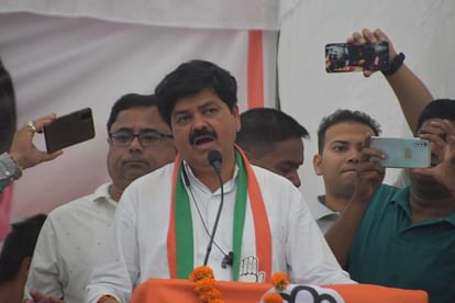Uttarakhand: गढ़वाल लोकसभा सीट से कांग्रेस प्रत्याशी गणेश गोदियाल को चुनाव आयोग का नोटिस, जानिए क्या है मामला Uttarakhand Election Commission notice to Congress candidate Ganesh Godiyal for allegation on bjp
