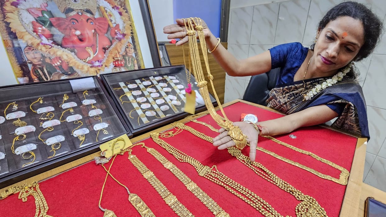 Gold continues to create new records, 14.75 percent rise from January till now