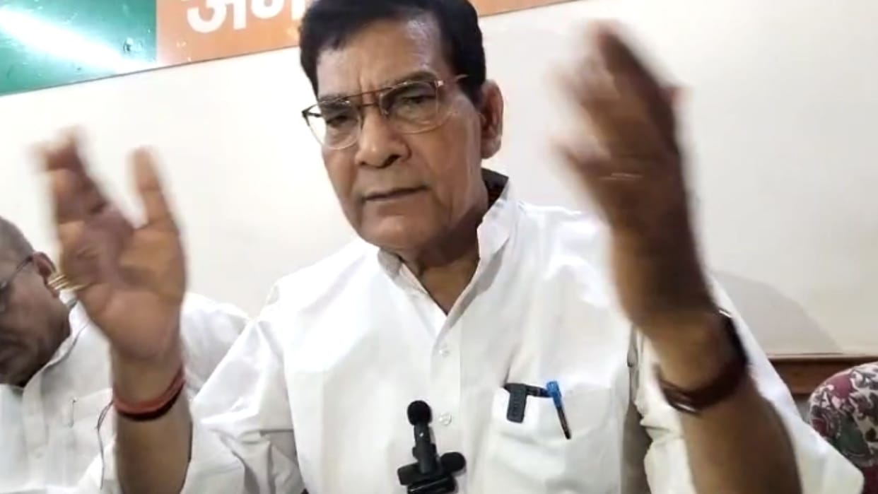 Cabinet Minister AK Sharma presented BJP resolution letter in Mau