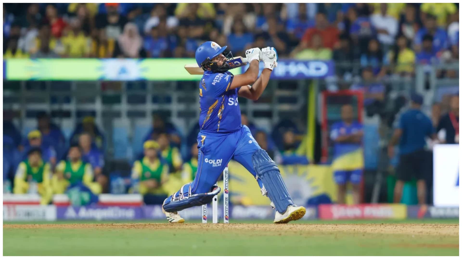 IPL : Mumbai Indians batter Rohit Sharma gets standing ovation from Wankhede crowd after got out against LSG