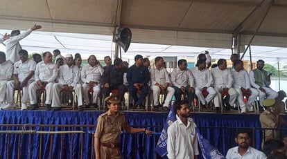 BSP Rally: मुरादाबाद में बसपा की रैली शुरू, मायावती करेंगी लोगों को संबोधित, जुटने लगी भीड़ BSP Rally: BSP rally starts in Moradabad, Mayawati will address the people, crowd starts gathering